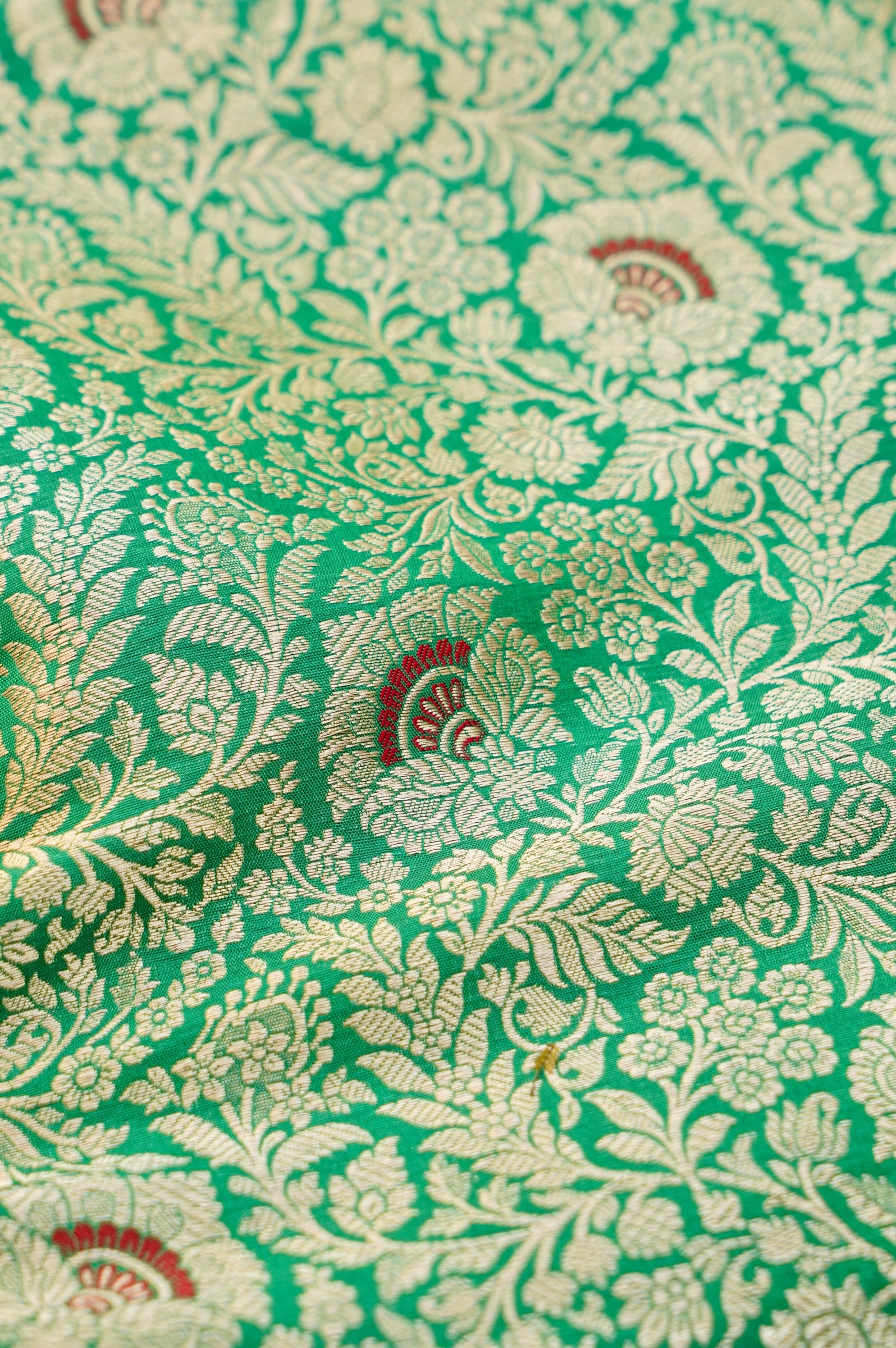 Pure Brocade Banarasi Fan Booti Fabric in Green - Khinkhwab