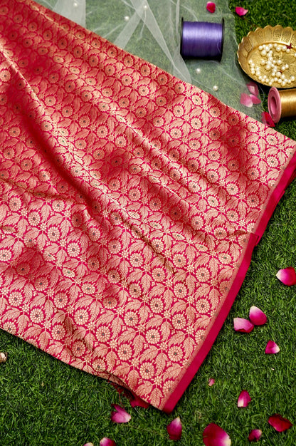 Pure Brocade Banarasi Leaf &amp; Daisy Jaal Fabric in Pink - Khinkhwab