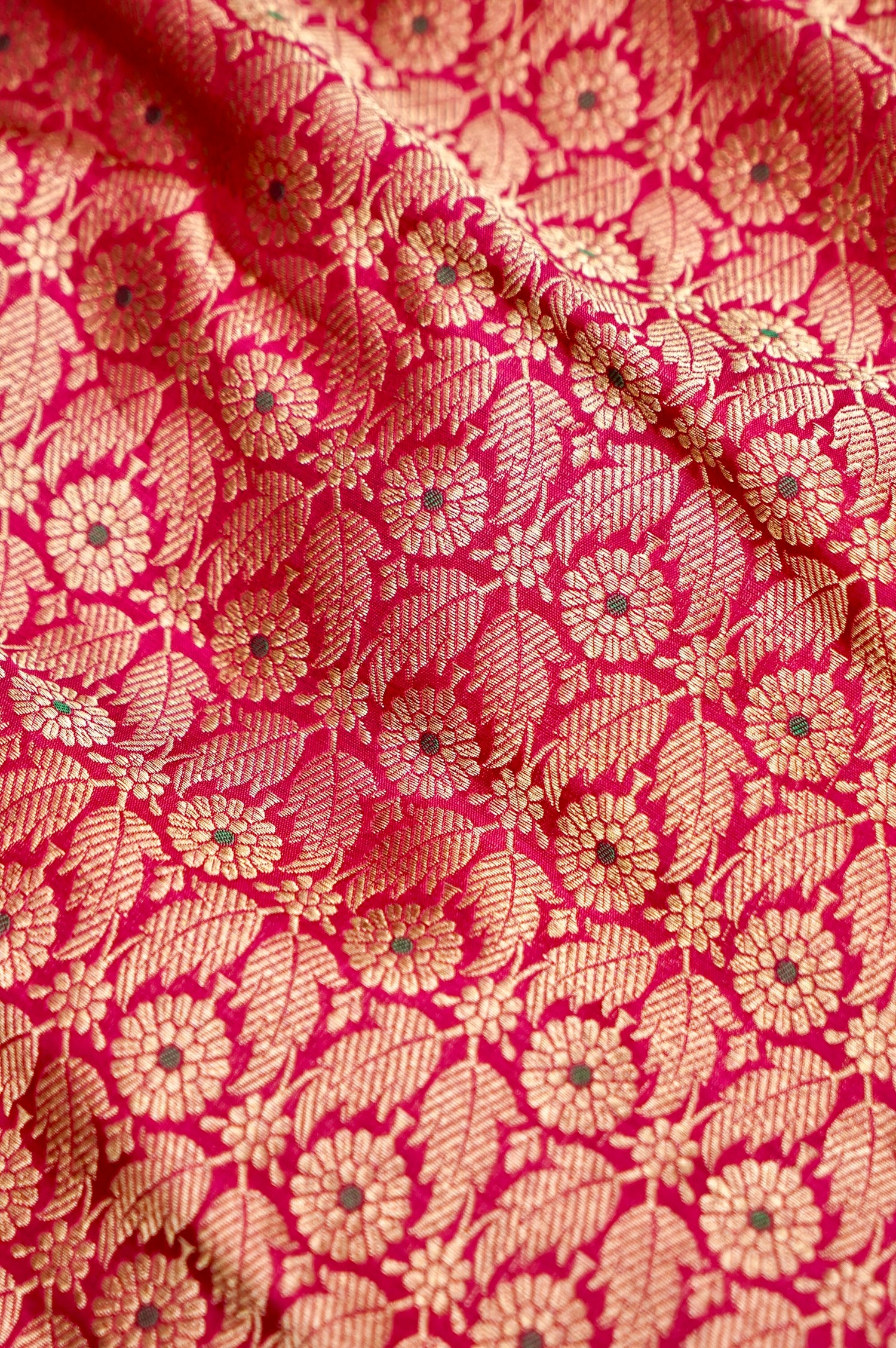 Pure Brocade Banarasi Leaf &amp; Daisy Jaal Fabric in Pink - Khinkhwab