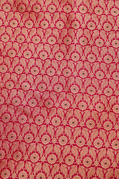 Pure Brocade Banarasi Leaf &amp; Daisy Jaal Fabric in Pink - Khinkhwab
