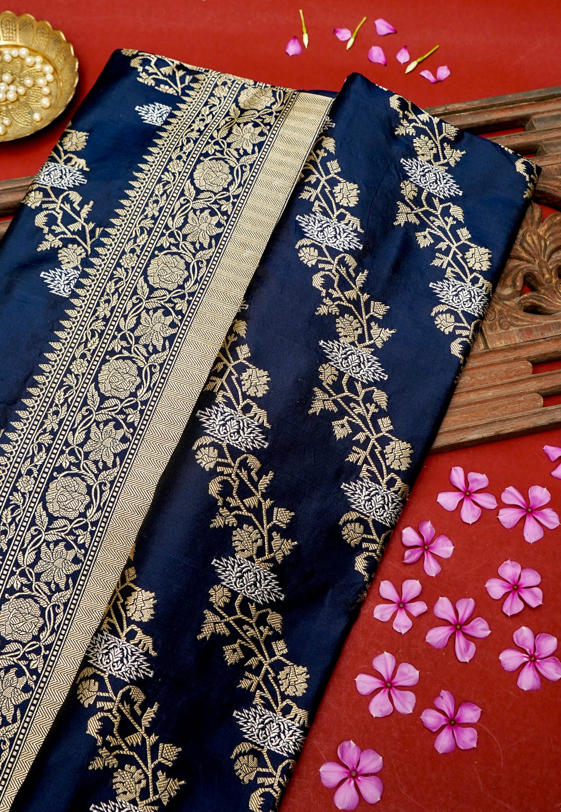Banarasi Katan Kadwa Zari Jaal Handloom Saree in Navy - Khinkhwab