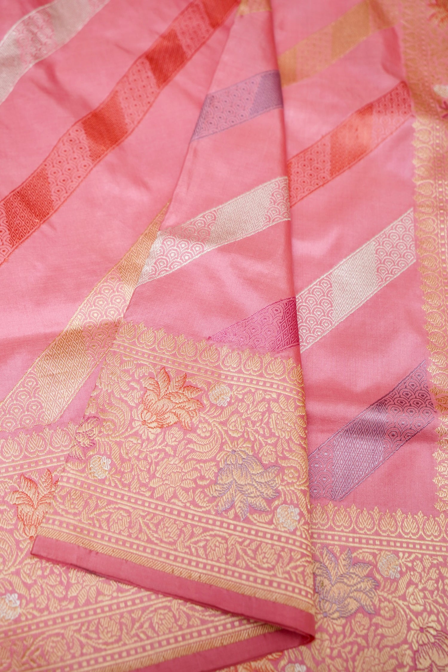 Banarasi Katan Silk Kadwa Leheriya Handloom Saree in Pink - Khinkhwab