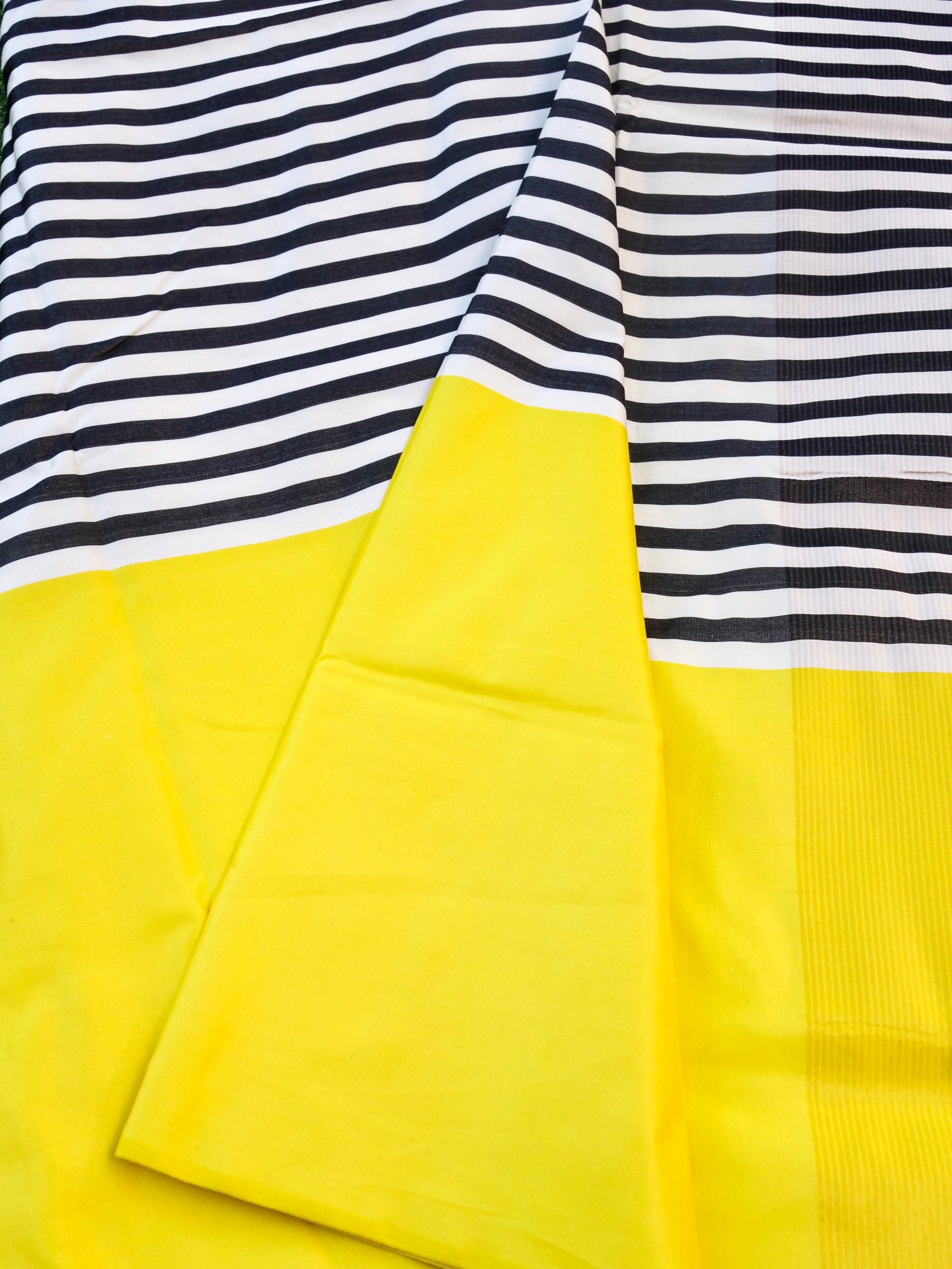 Handwoven Pure Mashru Silk Banarasi Saree - Khinkhwab