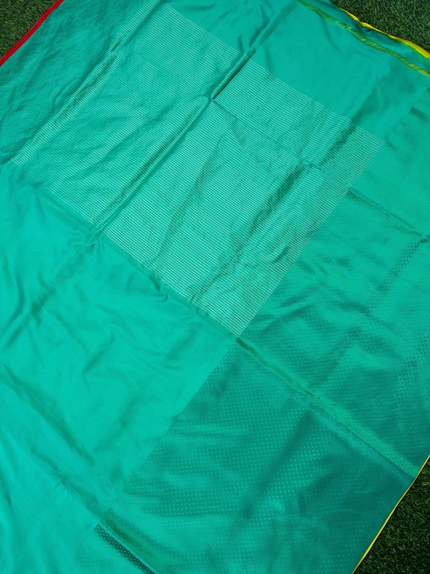 Handwoven Pure Mashru Silk Banarasi Saree - Khinkhwab