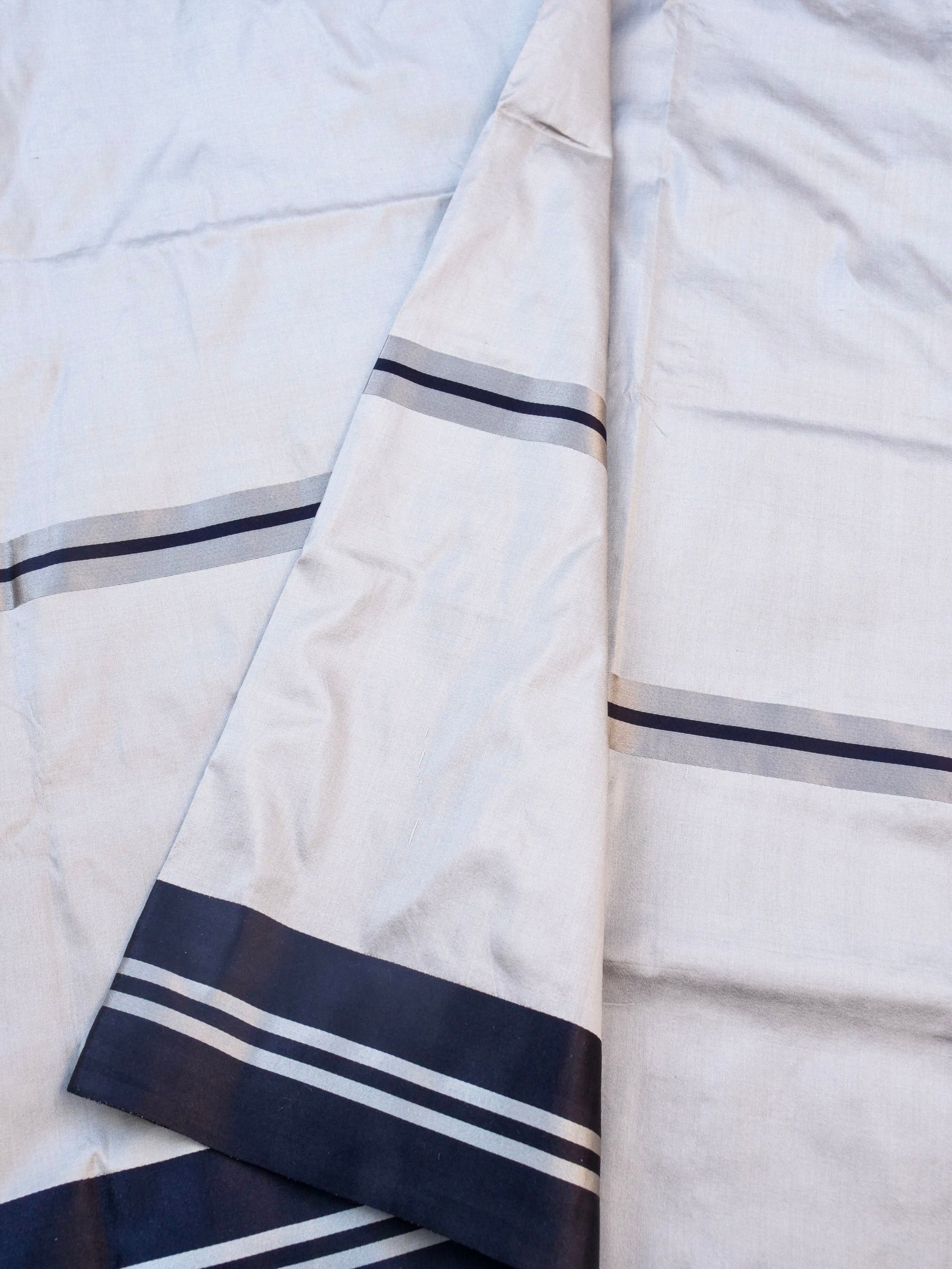 Handwoven Pure Mashru Silk Banarasi Saree - Khinkhwab