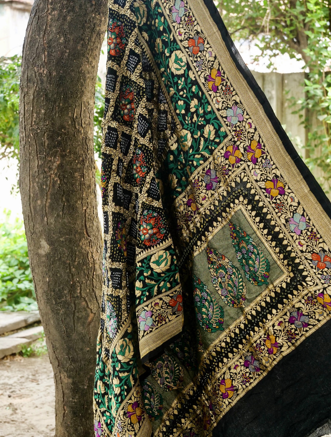 Georgette Banarasi Bandhani Floral Jaal Dupatta in Black
