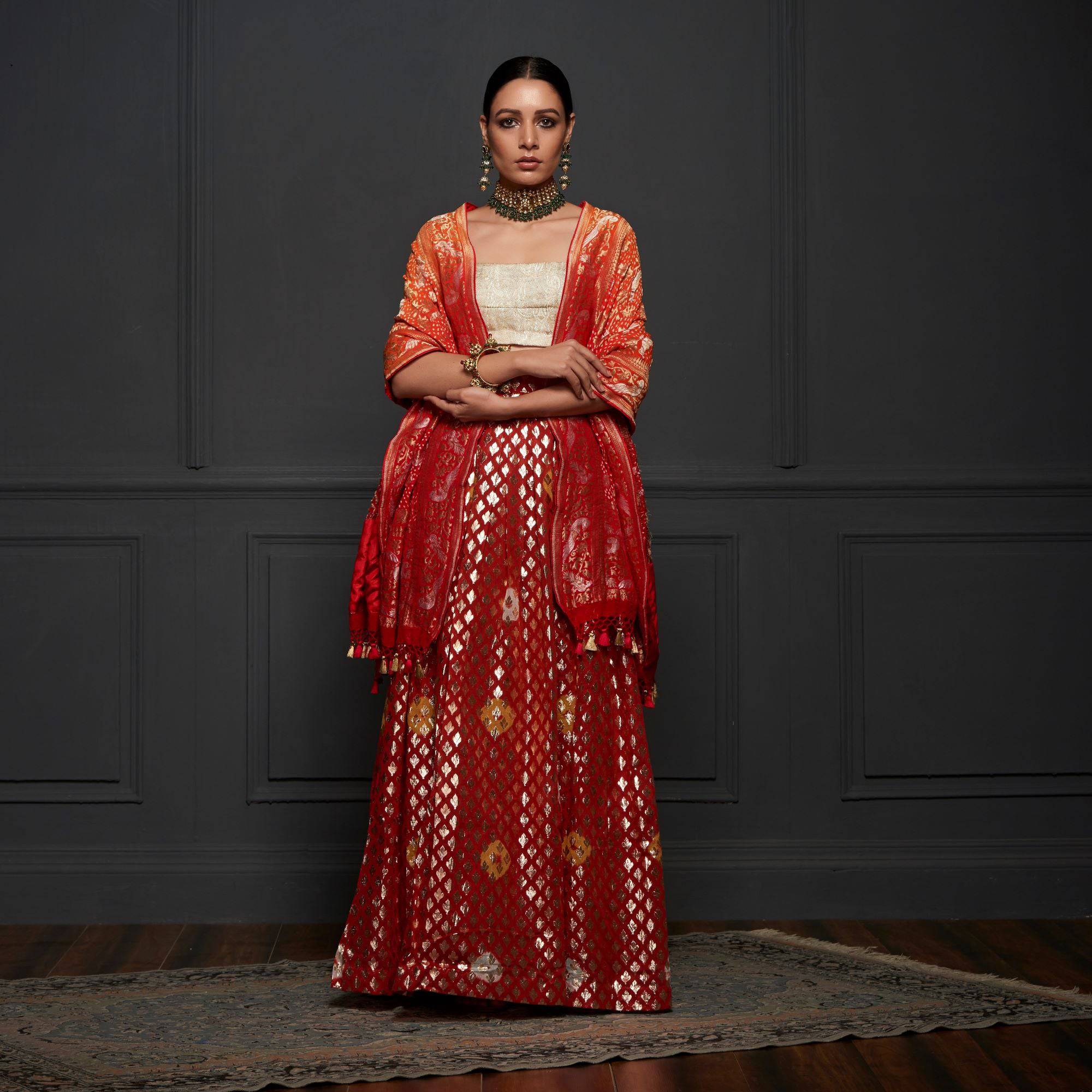 Red Handloom Pure Katan Silk Hand Embroidered Banarasi Lehenga With Bl –  WeaverStory