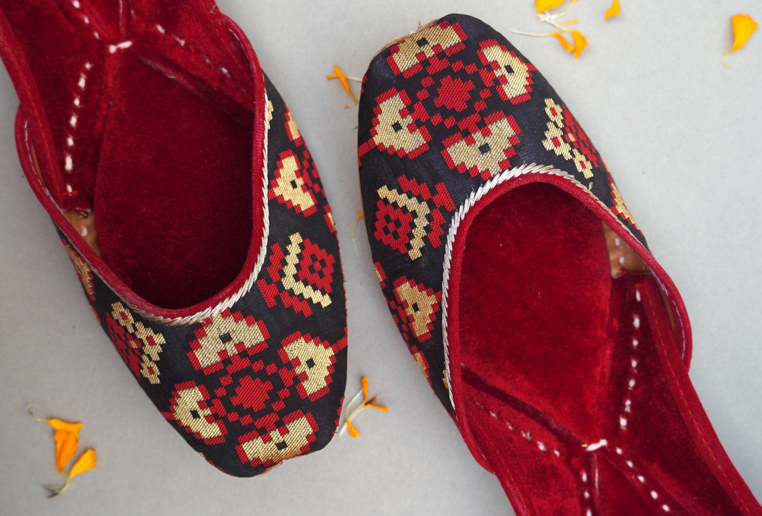 Handcrafted Punjabi Jutti with Velvet & Banarasi Fabric