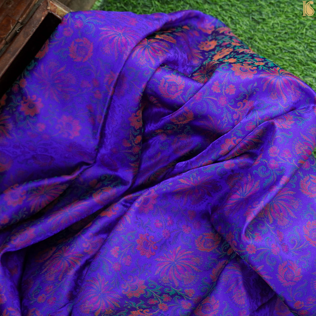 Handloom Banarasi Guldaudi Tanchoi Silk Fabric