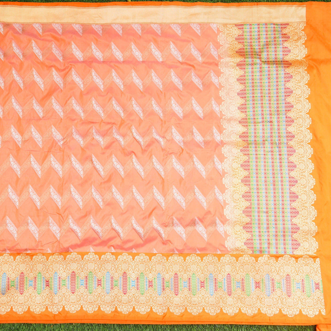 Handloom Banarasi Pure Katan Silk Saree with Meenakari Border