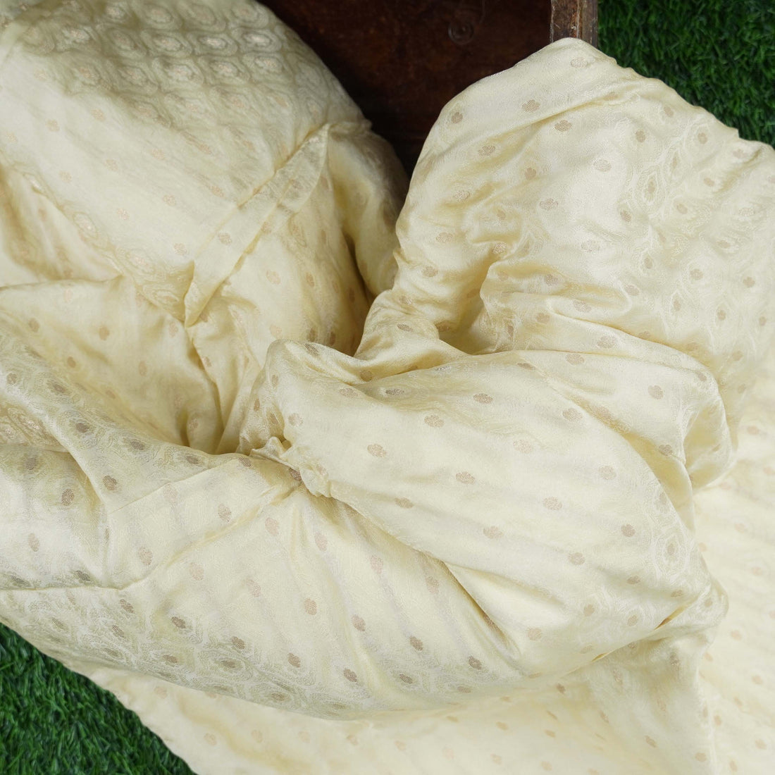 Handloom Banarasi Tanchoi Silk Jasmine Fabric