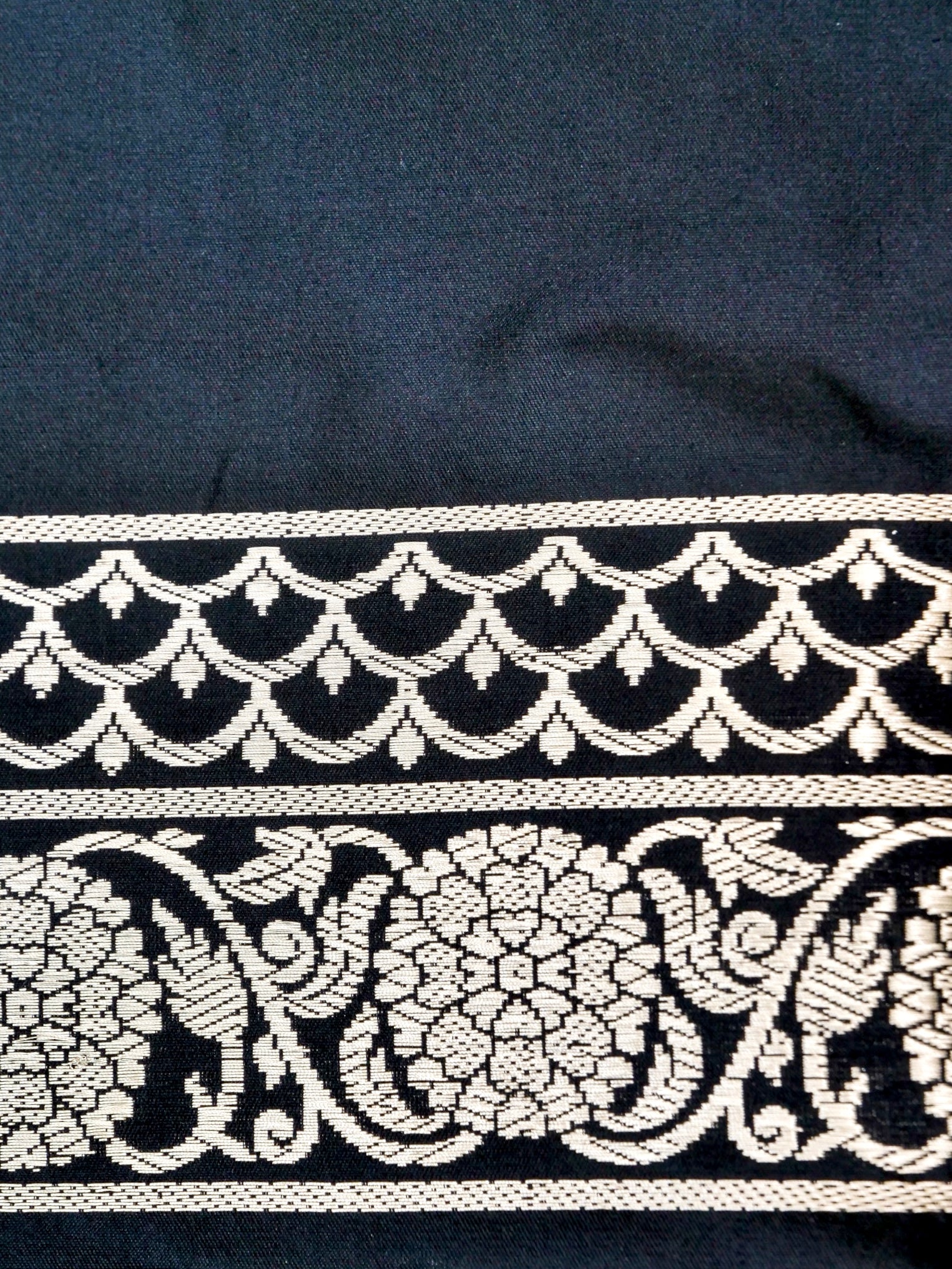 Handwoven Pure Sateen Silk Kadwa Banarasi Saree