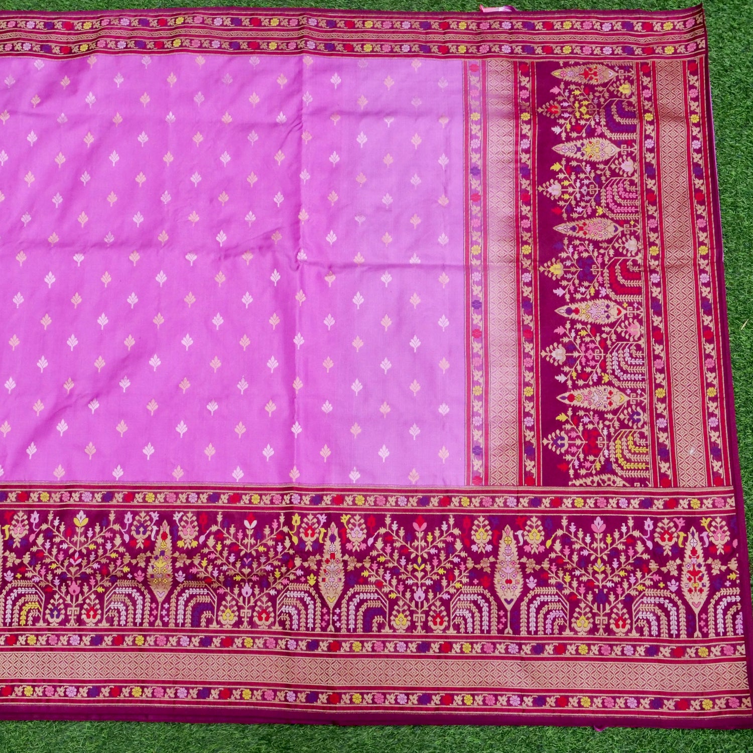 Katan Silk Handloom Ekatara Kadhiyal Banarasi Saree