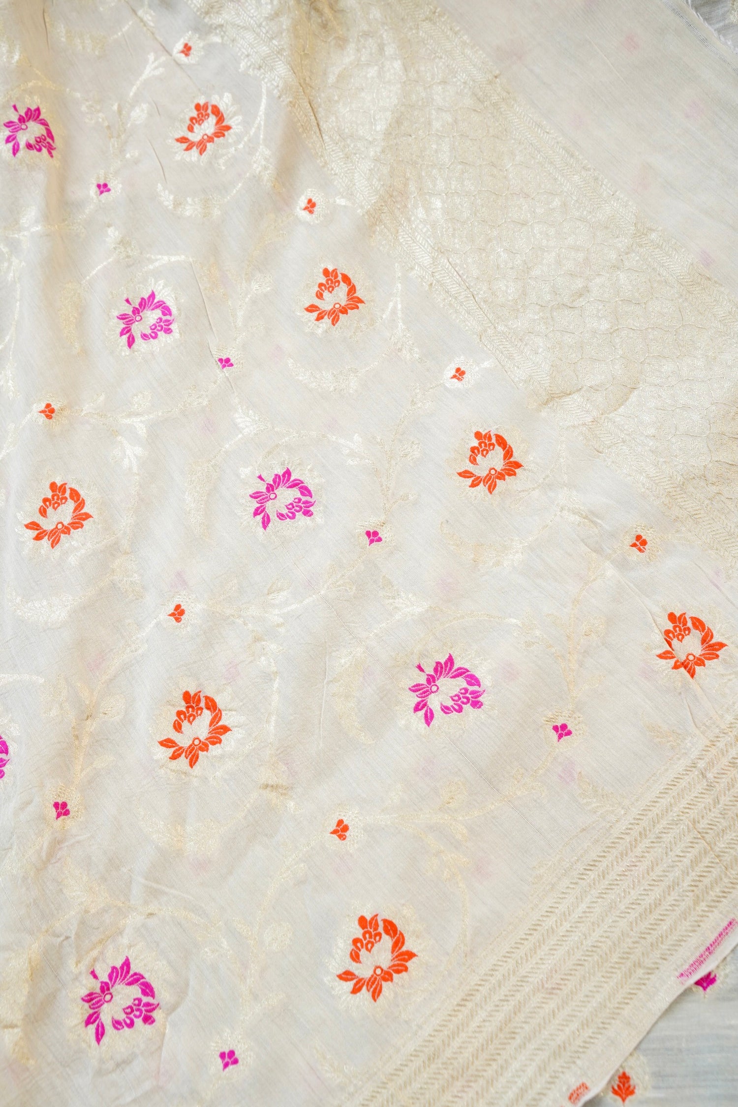 Moonga Silk Handloom Banarasi Dyeable Suit Fabric