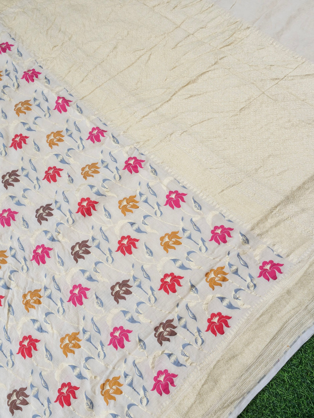 Pure Moonga Silk Handloom Banarasi Meenakari Saree