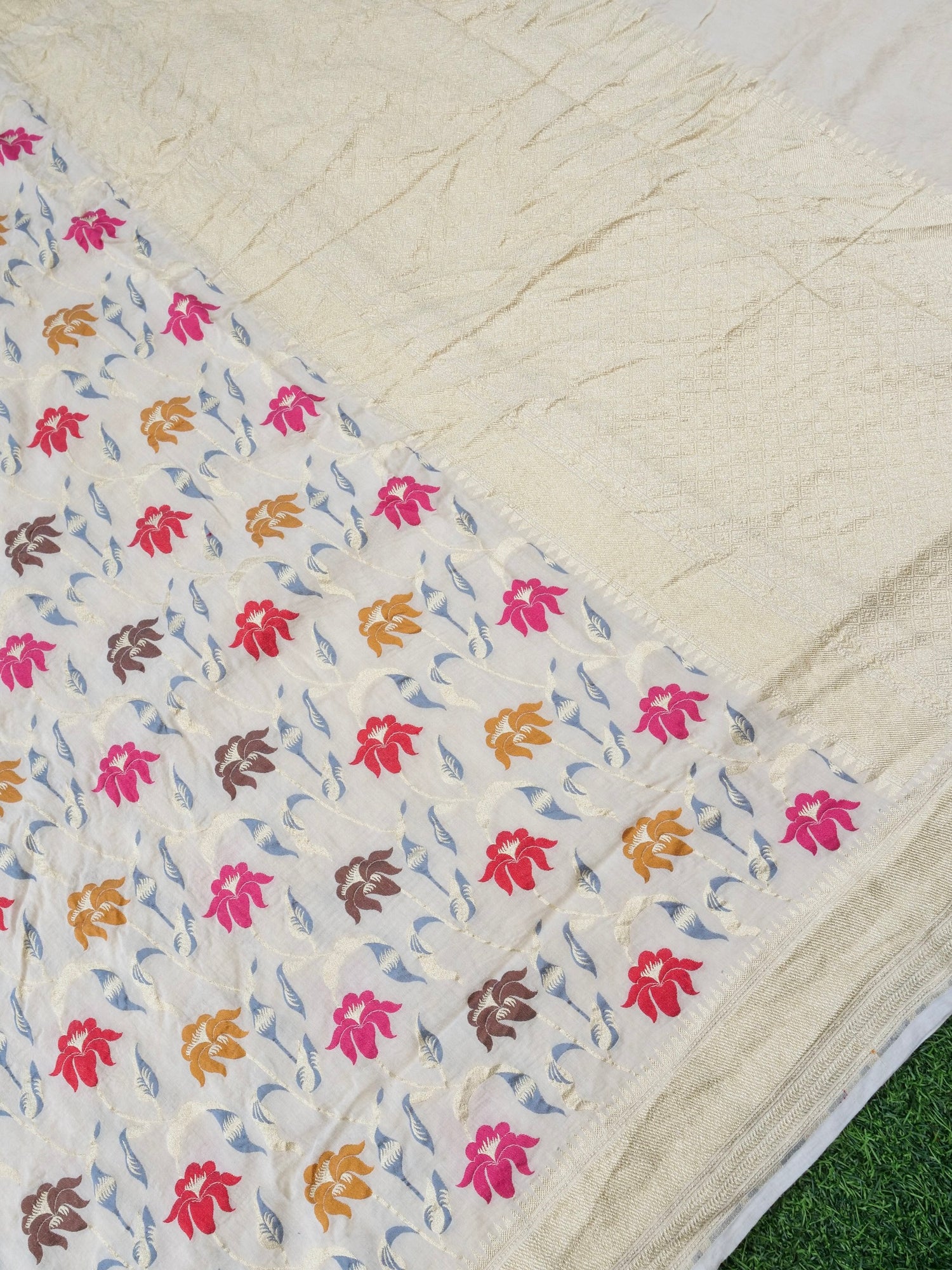 Pure Moonga Silk Handloom Banarasi Meenakari Saree