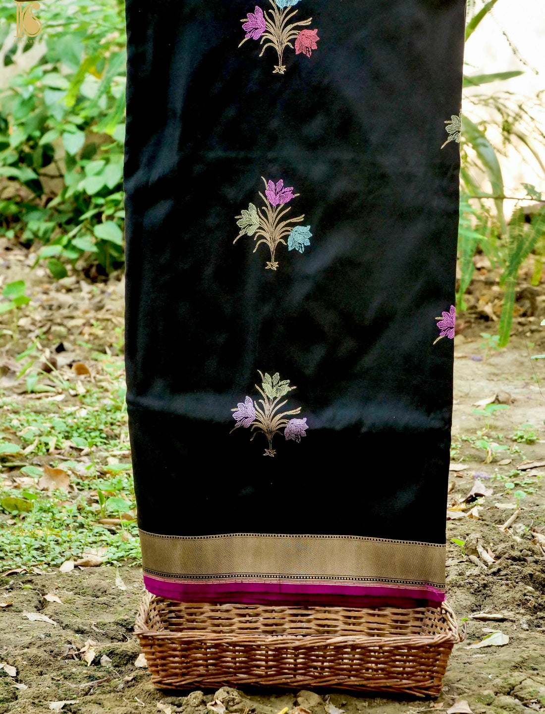 Handloom Katan Silk Banarasi Kadwa Ektara Saree