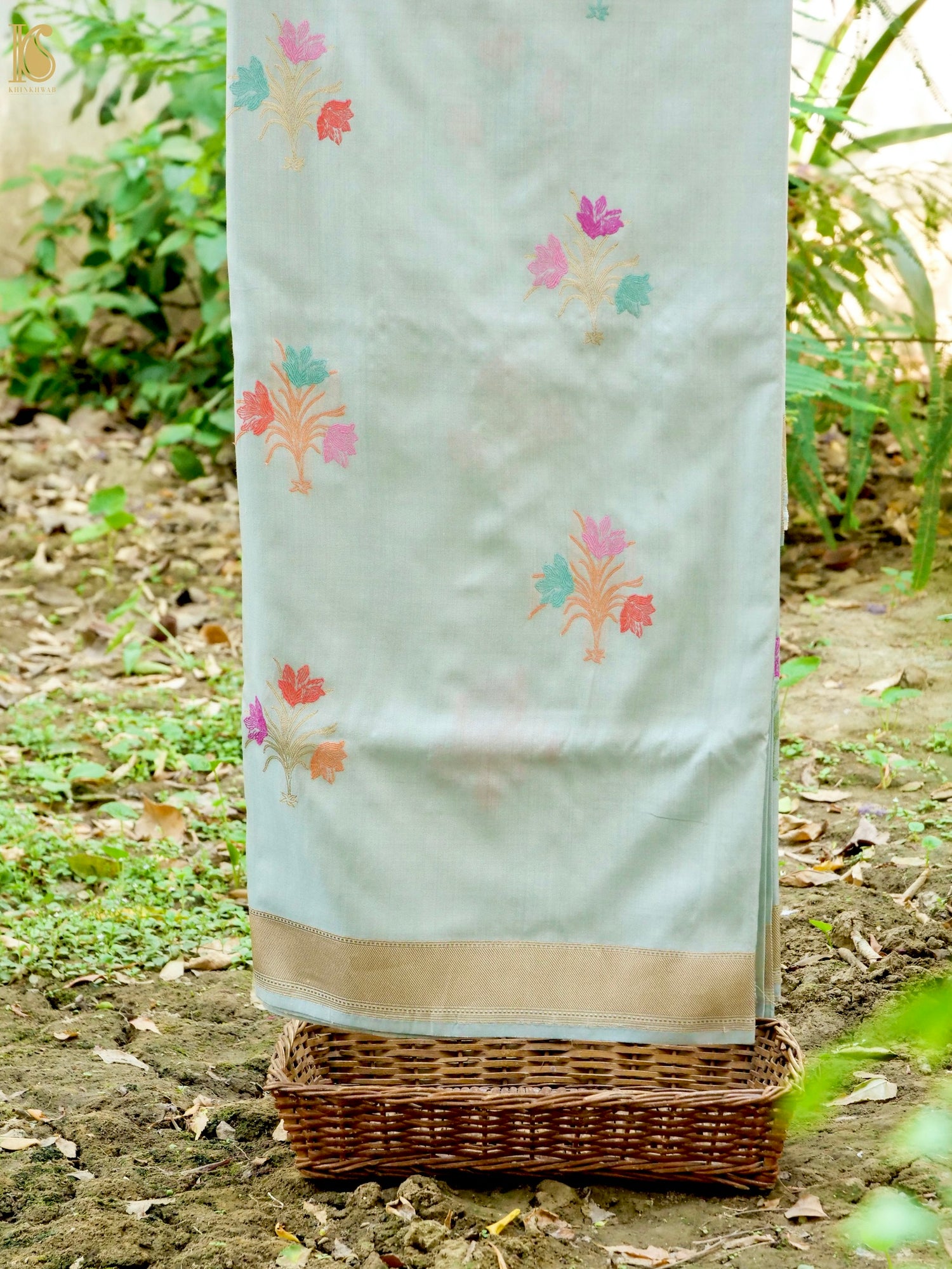 Handloom Katan Silk Banarasi Kadwa Ektara Saree
