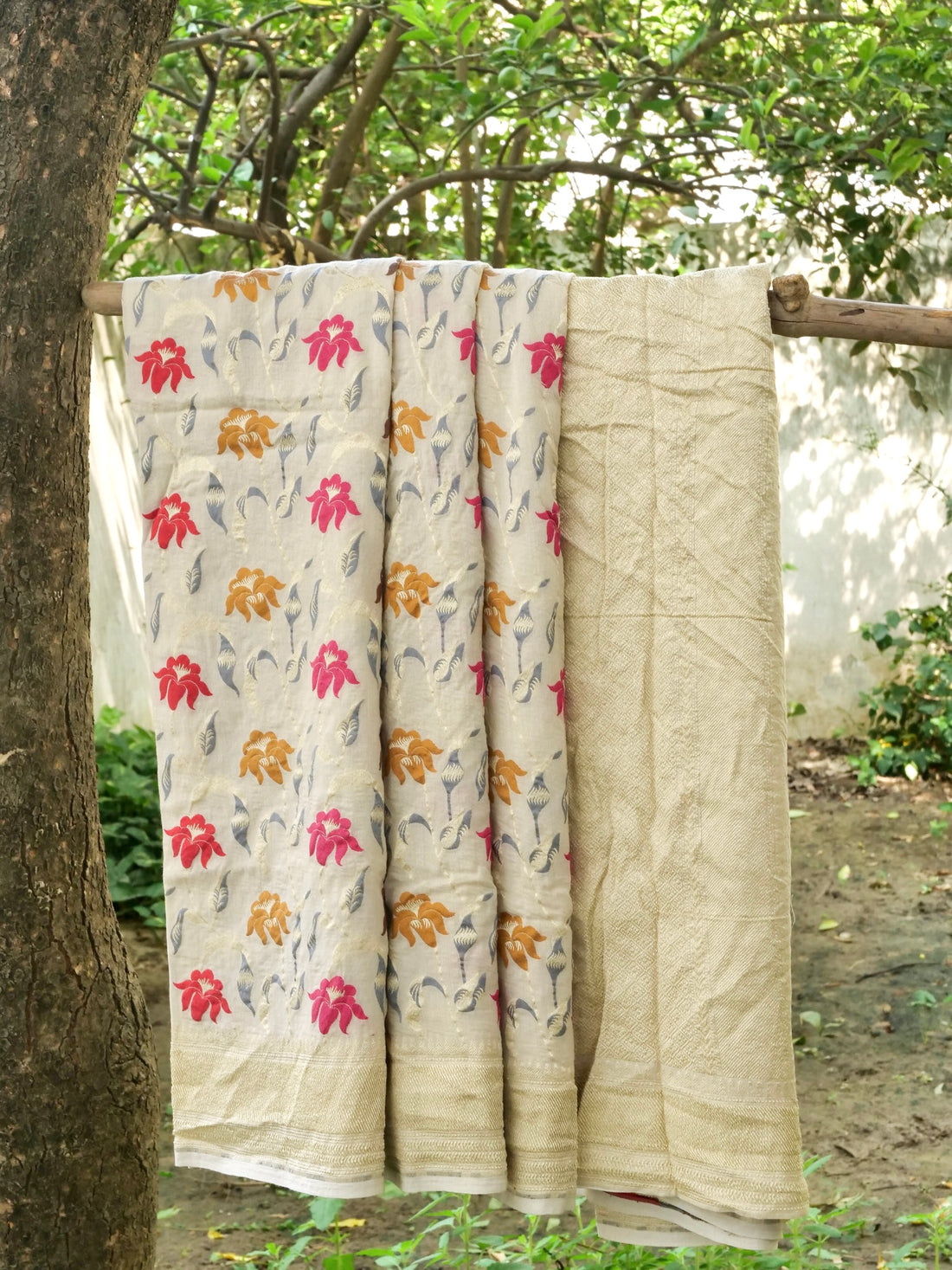 Pure Moonga Silk Handloom Banarasi Meenakari Saree