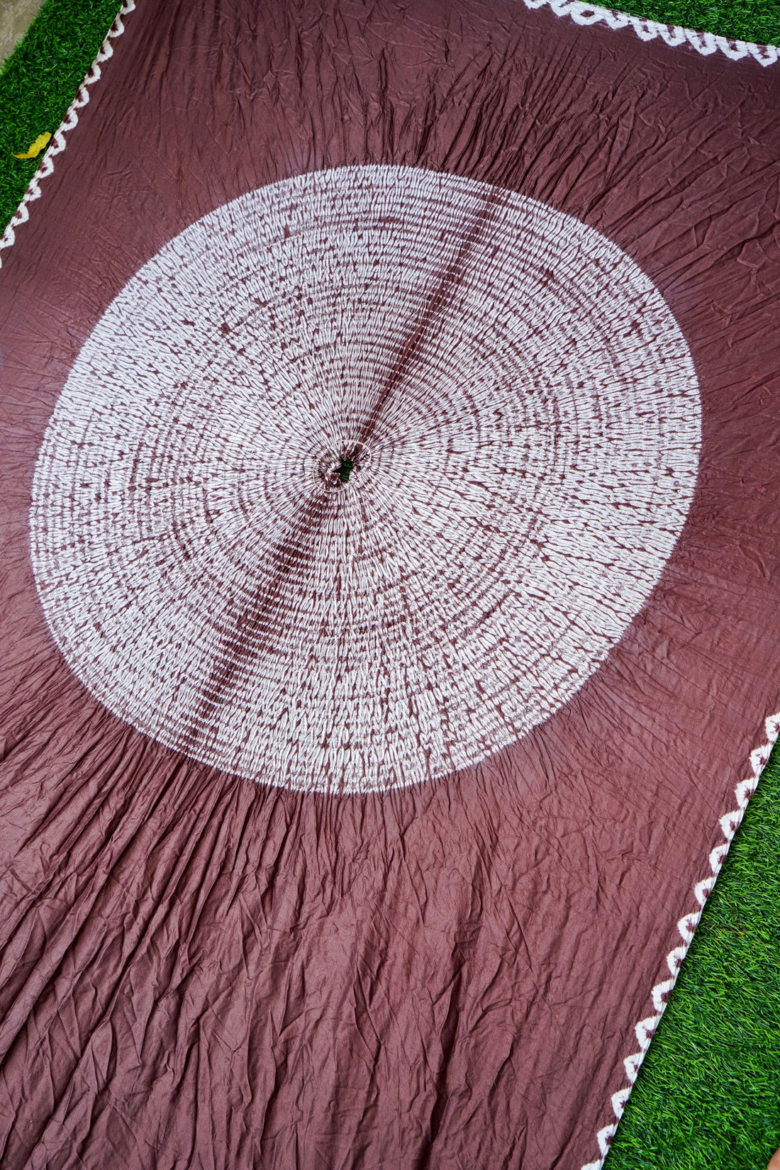 Handwoven Pure Silk Maharani Bandhani Hands Free Saree