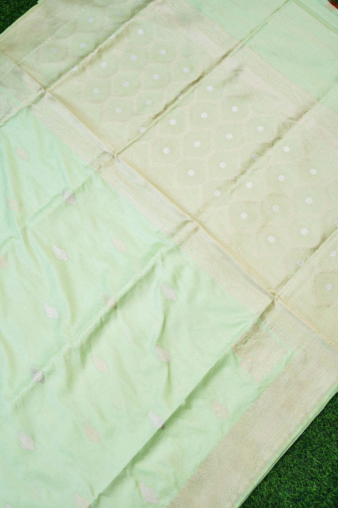 Handloom Banarasi Pure Katan Silk Kadwa Saree