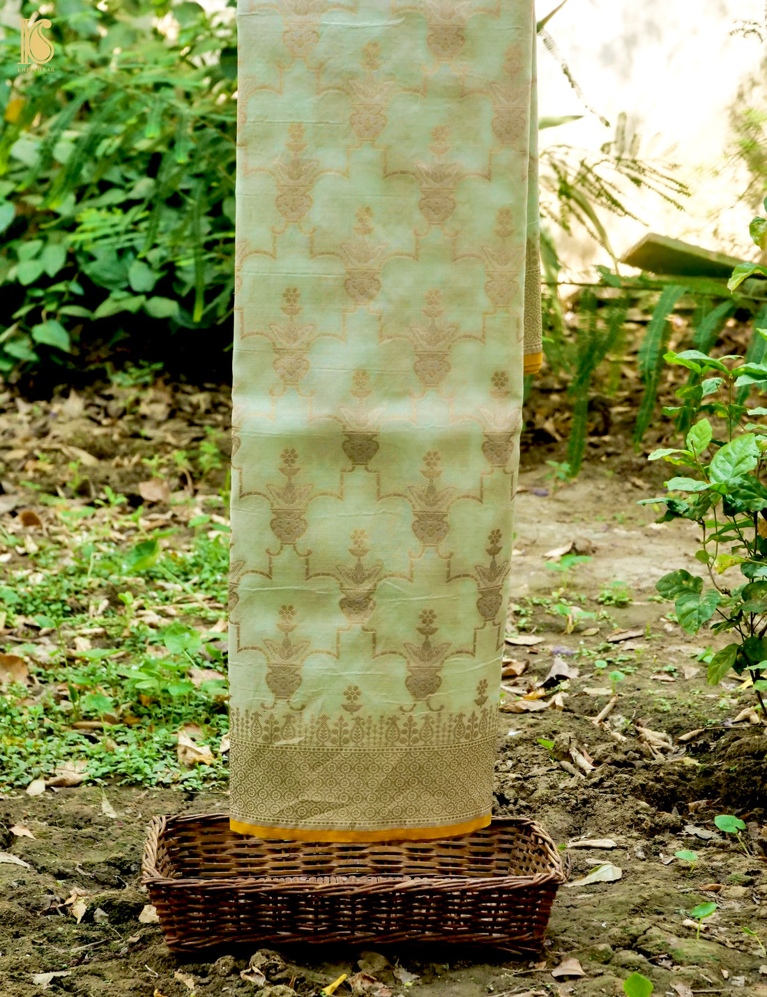 Handloom Kora Banarasi Ektara Saree