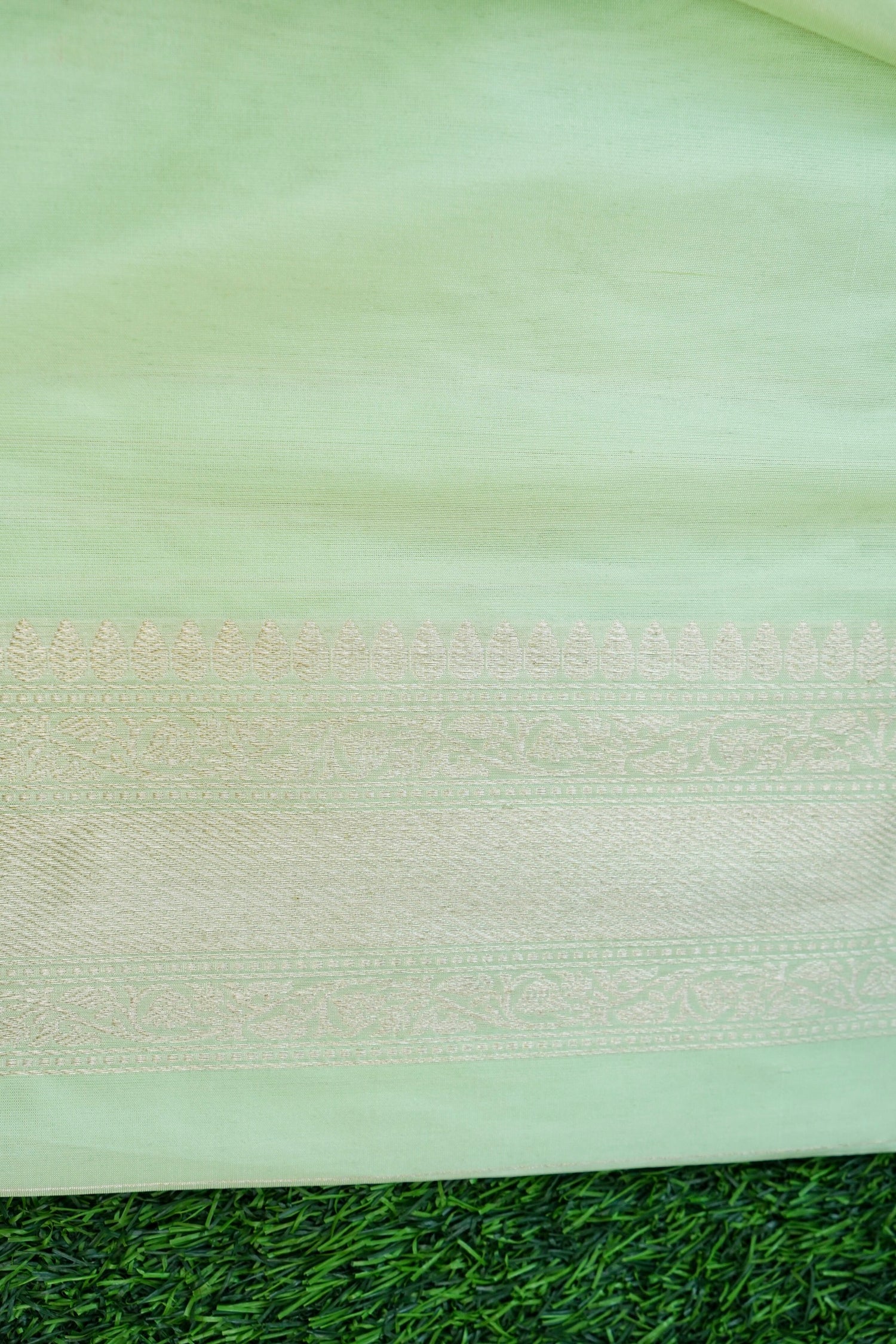 Handloom Banarasi Pure Katan Silk Kadwa Saree