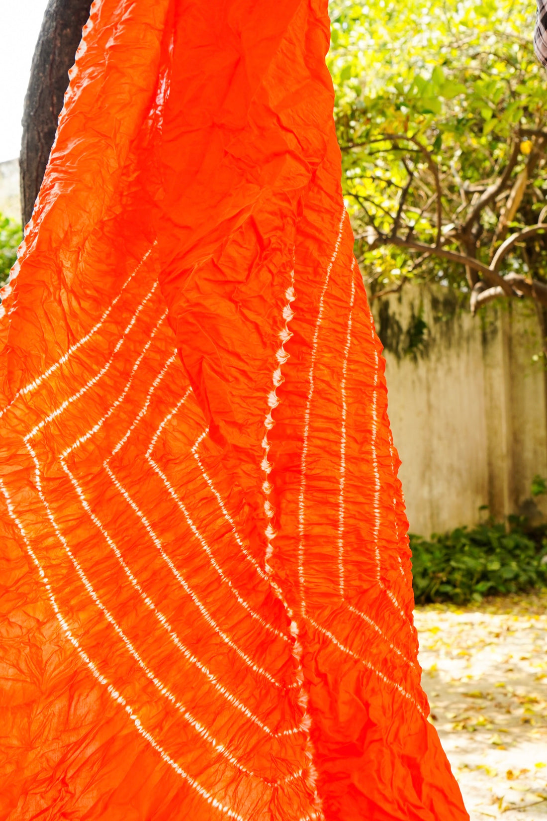 Handwoven Pure Silk Maharani Bandhani Hands Free Saree