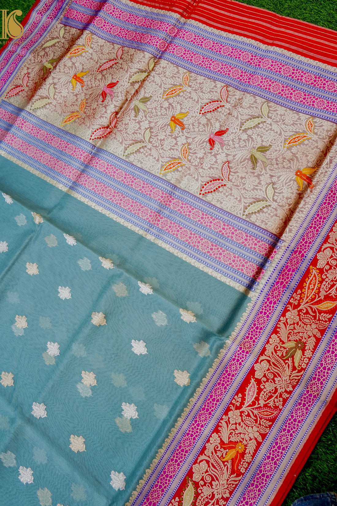 Kora Handloom Banarasi Saree with Kadwa Katan Border