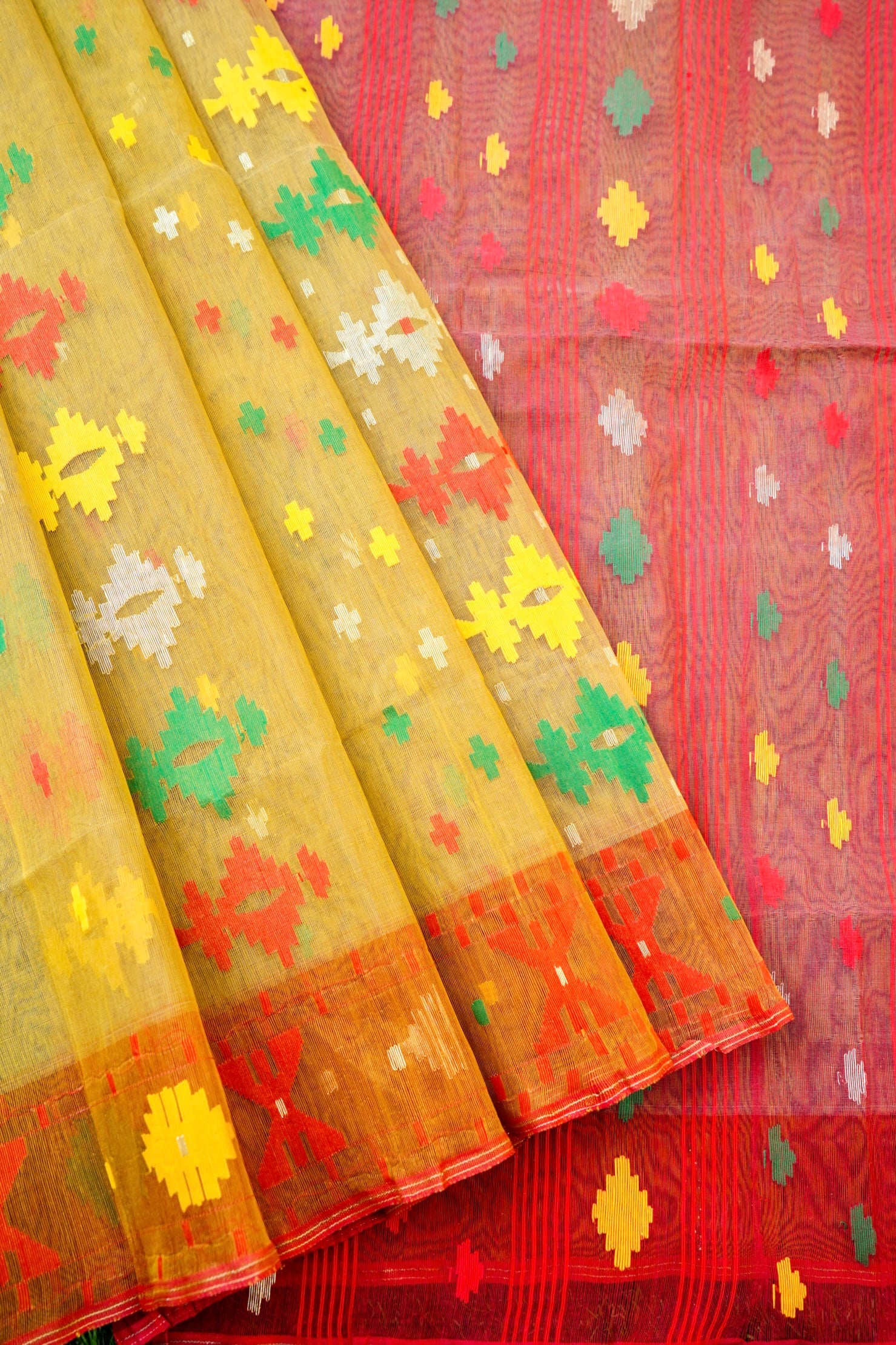 Handloom Dhakai Jamdani Saree