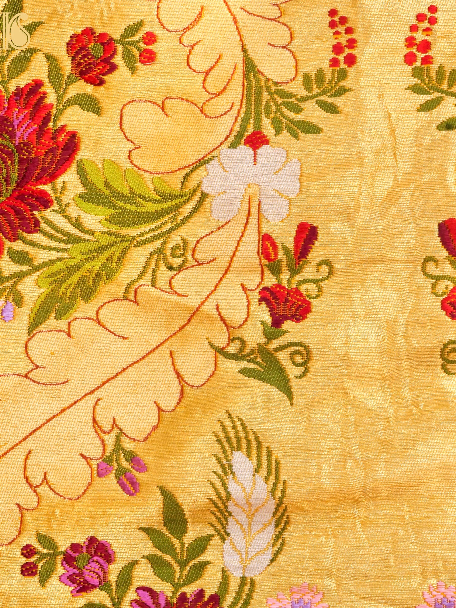 Handwoven Pure Brocade Gyaser Banarasi Fabric