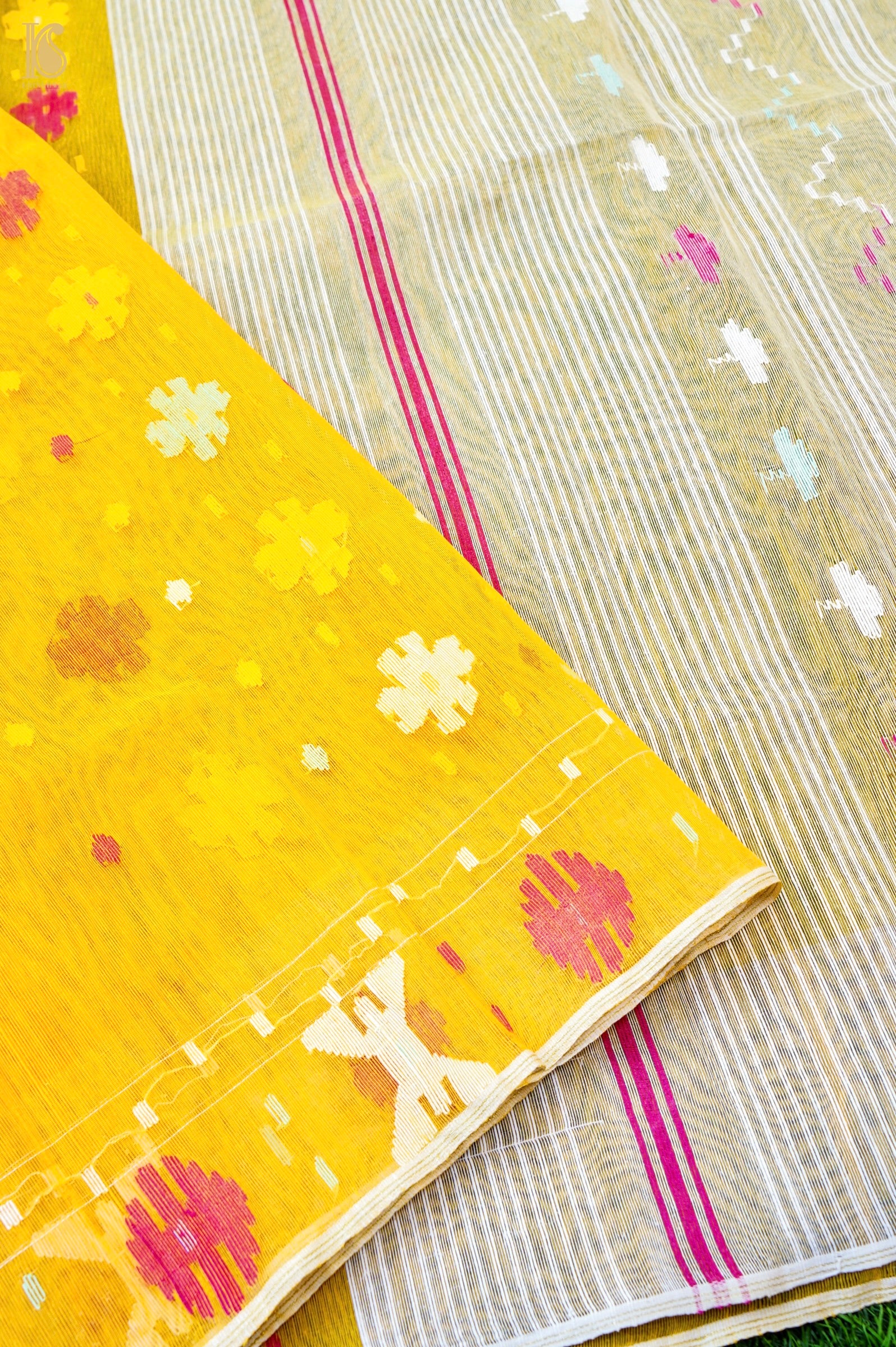 Handloom Dhakai Jamdani Saree