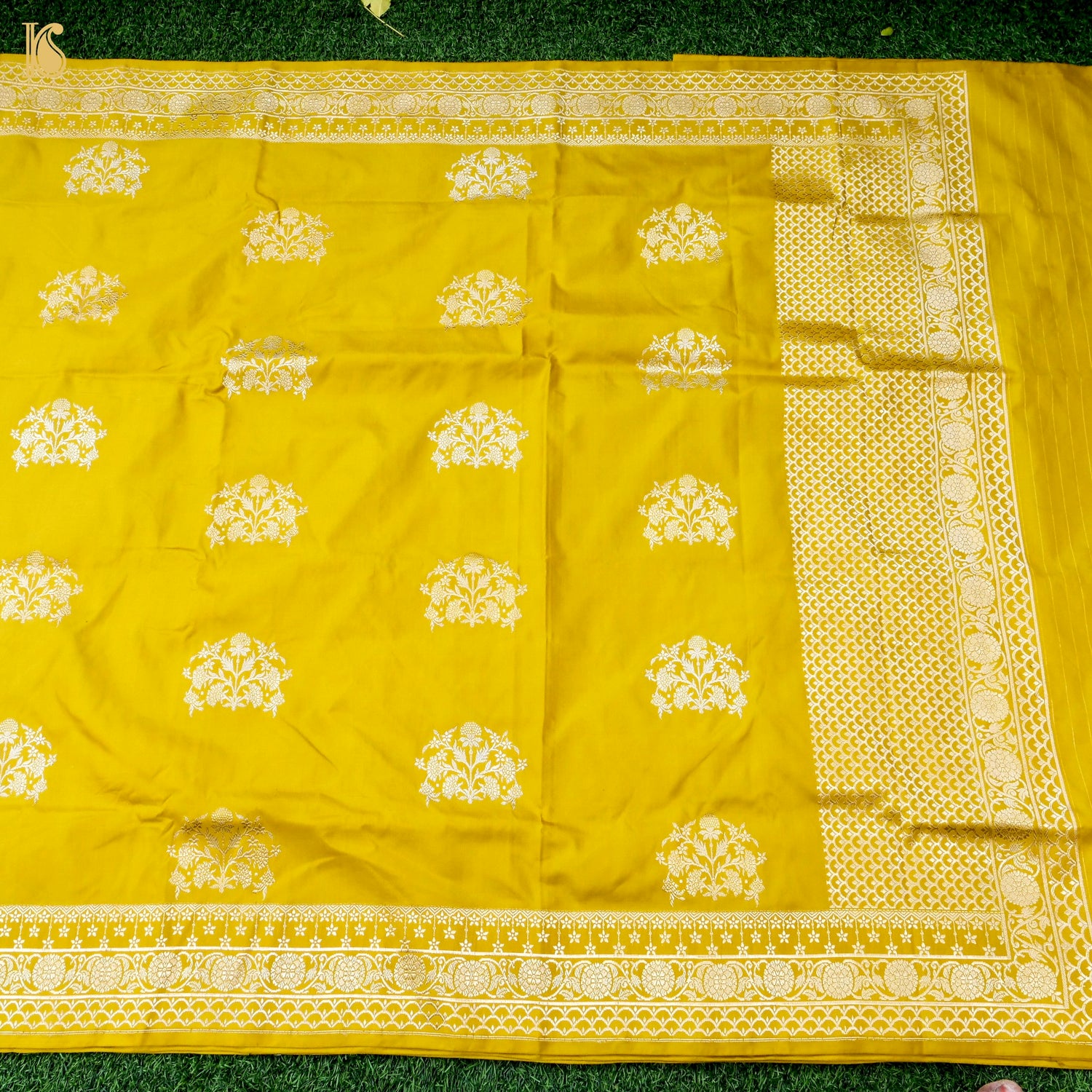 Handwoven Pure Sateen Silk Kadwa Banarasi Saree