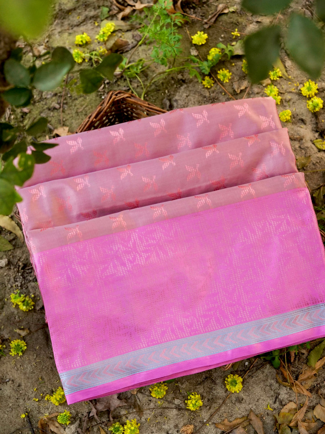 Handloom Banarasi Silk Sateen Tanchoi Saree with Skirt Border - Khinkhwab