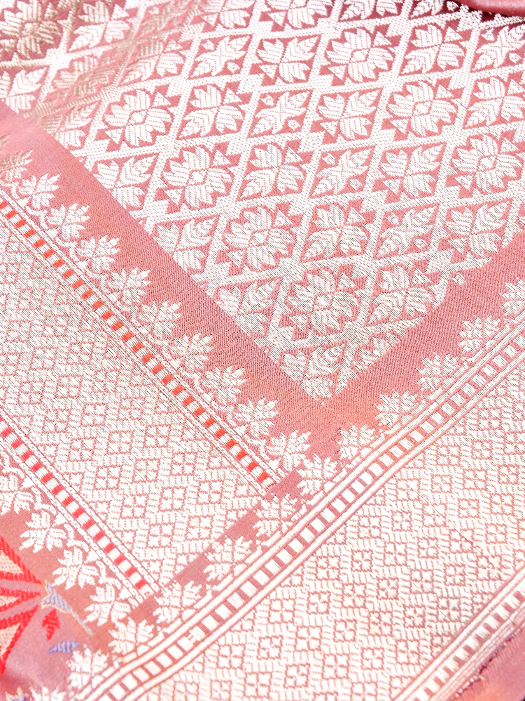 Handwoven Pure Mashru Satin Silk Tanchoi Banarasi Saree - Khinkhwab