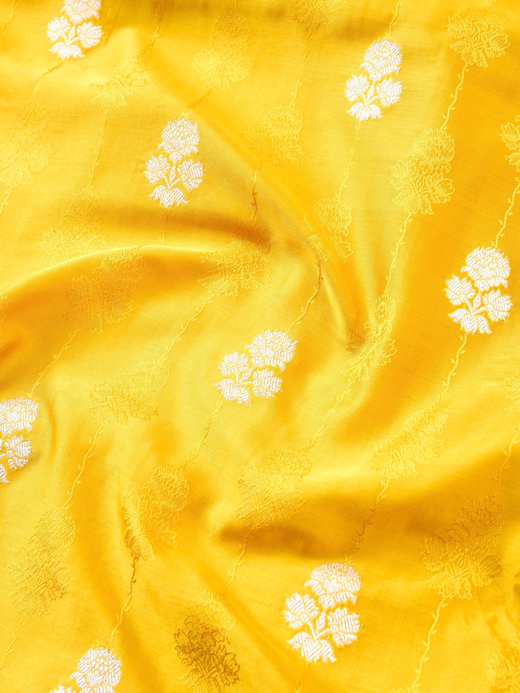 Handloom Banarasi Mashru Silk Tanchoi Kadwa Saree - Khinkhwab