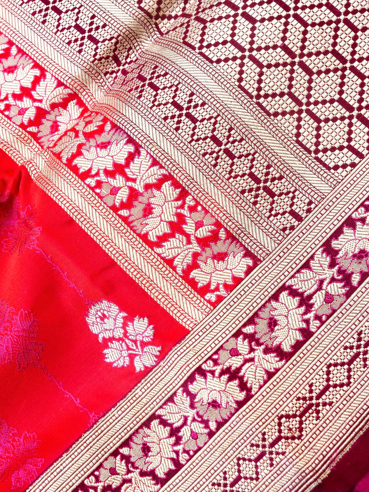 Handloom Banarasi Mashru Silk Tanchoi Kadwa Saree - Khinkhwab