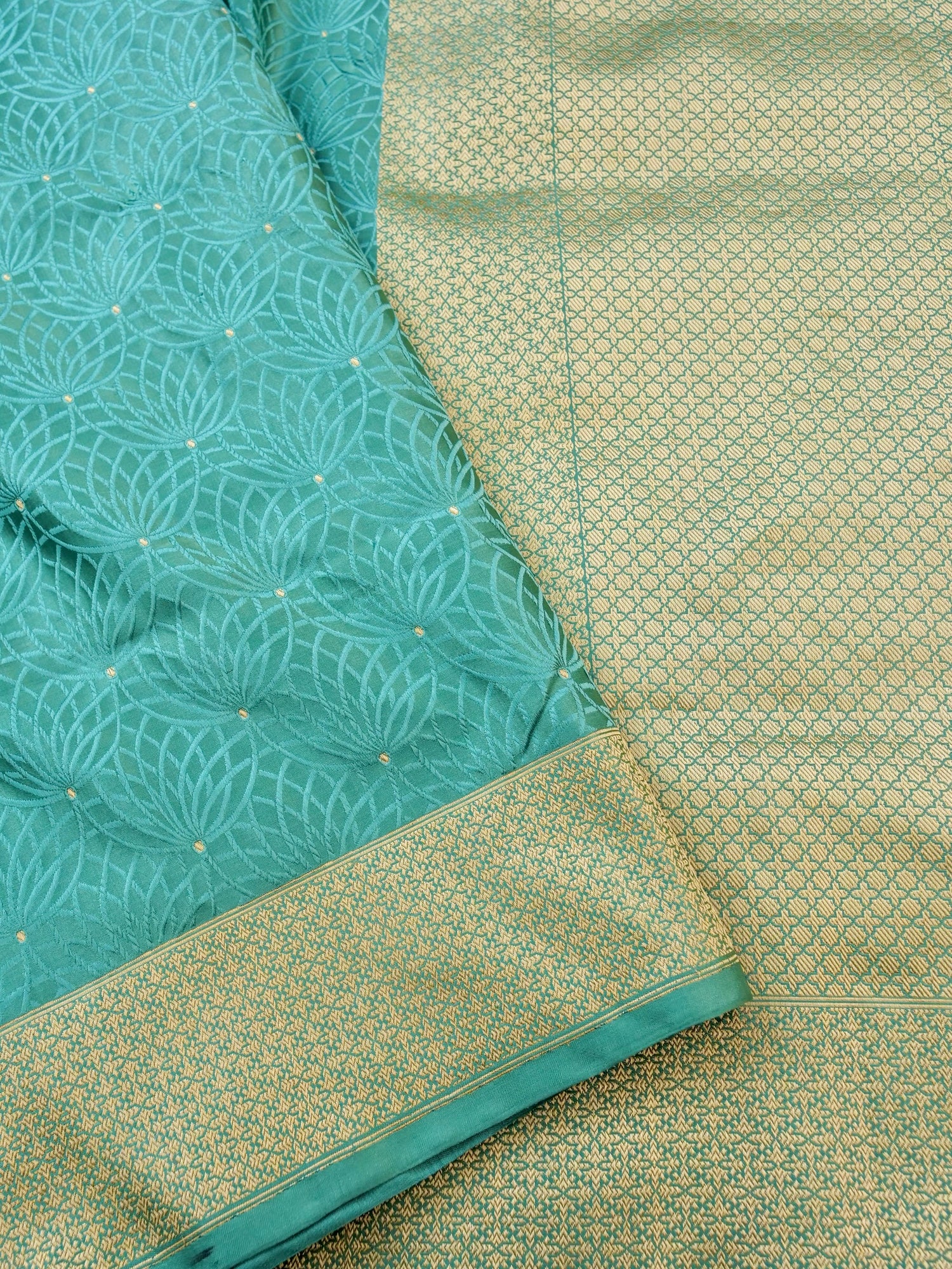 Handloom Banarasi Silk Sateen Tanchoi Saree - Khinkhwab