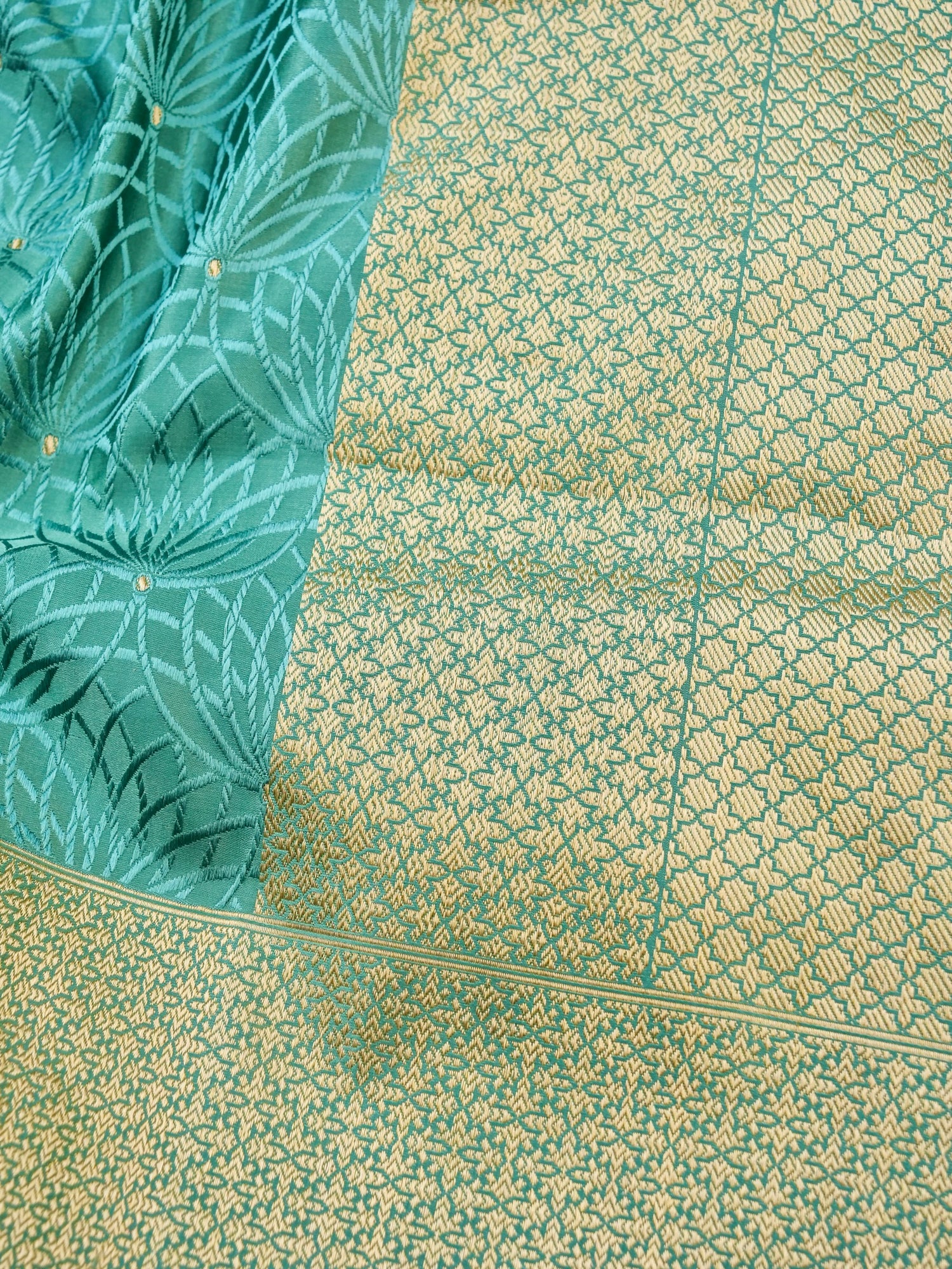 Handloom Banarasi Silk Sateen Tanchoi Saree - Khinkhwab