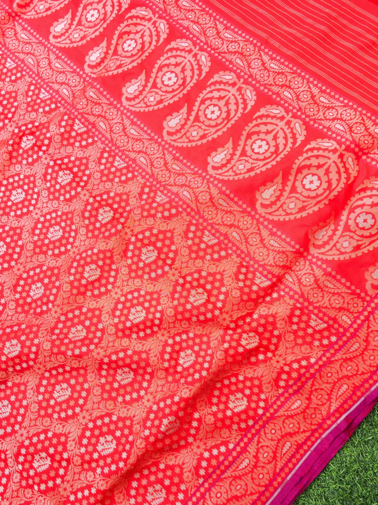 Banarasi Cotton Handloom Jamdani Ektara Saree - Khinkhwab