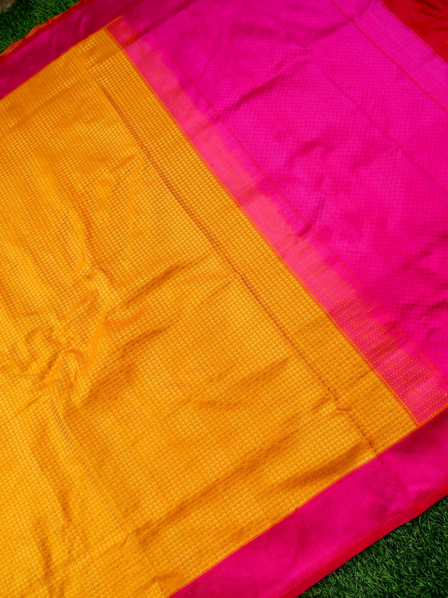 Handloom Banarasi Silk Sateen Tanchoi Saree with Resham - Khinkhwab