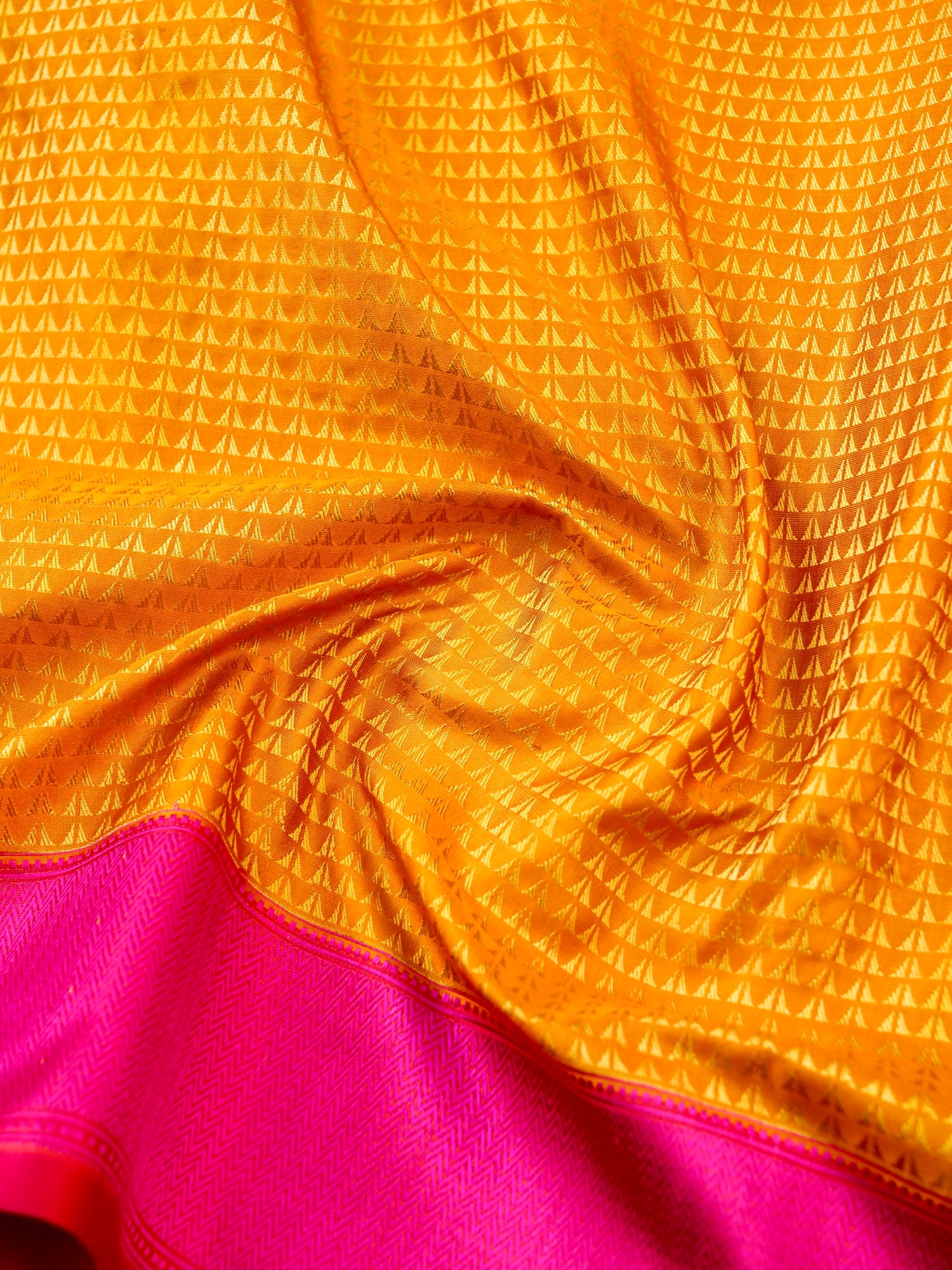 Handloom Banarasi Silk Sateen Tanchoi Saree with Resham - Khinkhwab