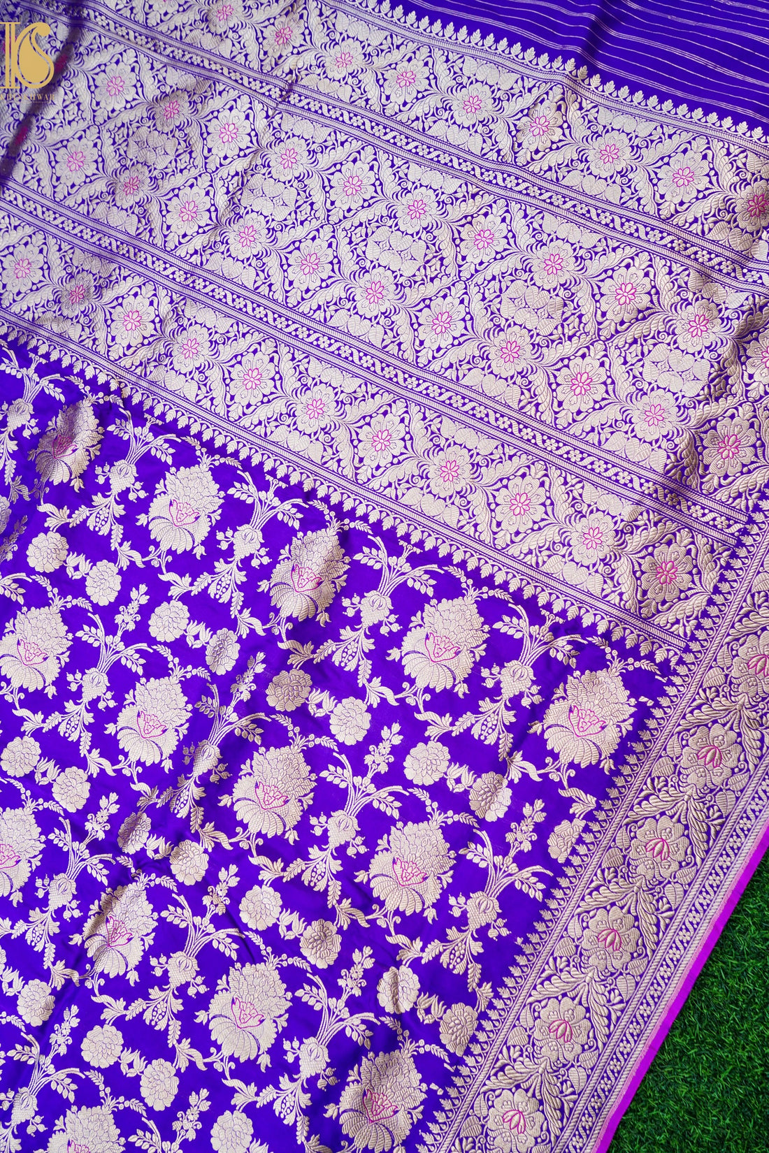 Handwoven Pure Katan Silk Red Banarasi Mughal Boota Saree