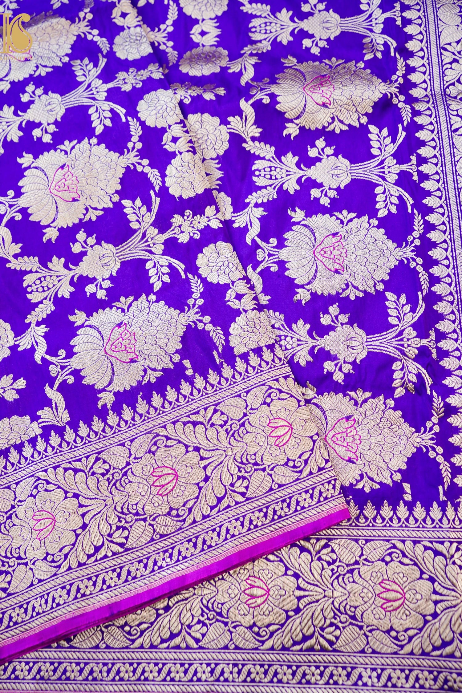 Handwoven Pure Katan Silk Red Banarasi Mughal Boota Saree
