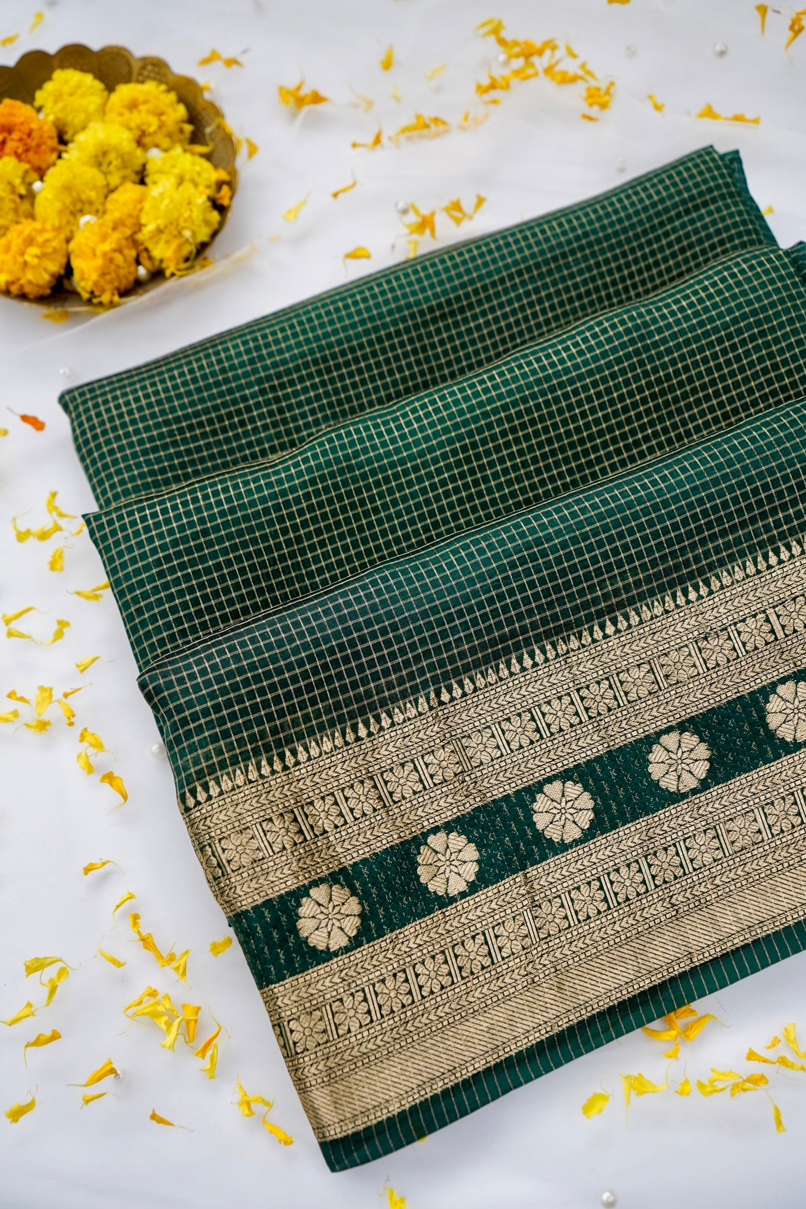 Handloom Dupion Kora Silk Banarasi Check Saree in Green - Khinkhwab