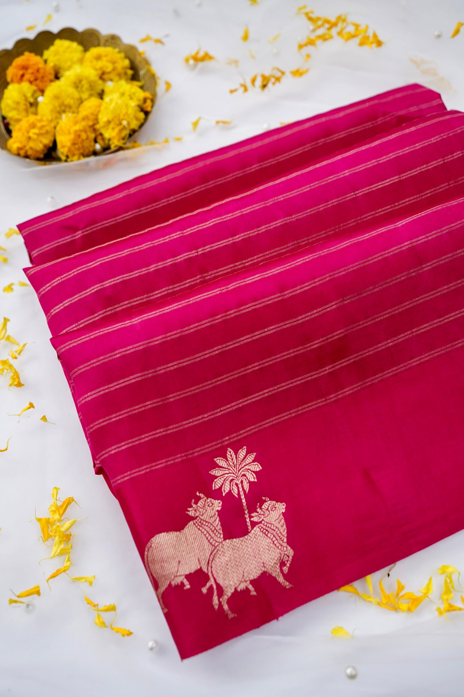 Handloom Banarasi Pure Katan Silk Kadwa Saree in Pink Nandi Motif - Khinkhwab