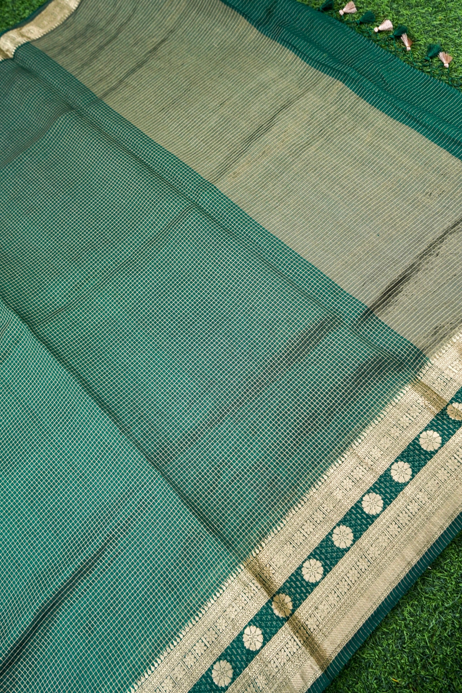 Handloom Dupion Kora Silk Banarasi Check Saree in Green - Khinkhwab