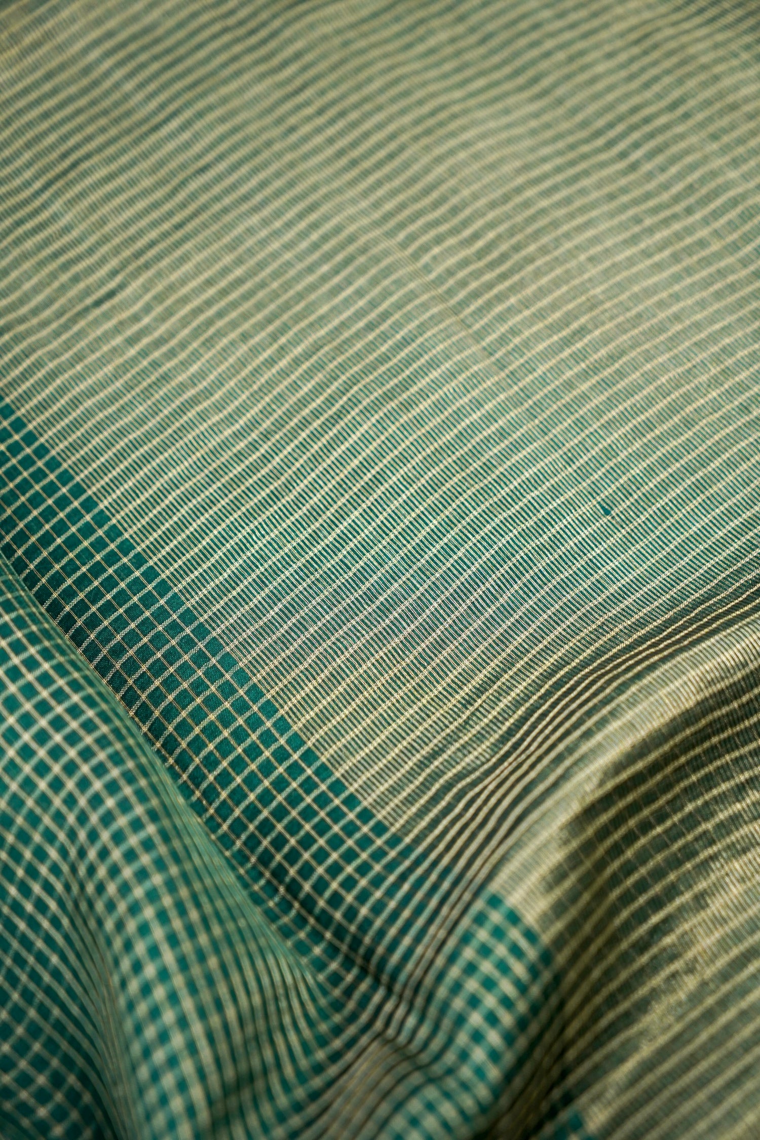 Handloom Dupion Kora Silk Banarasi Check Saree in Green - Khinkhwab