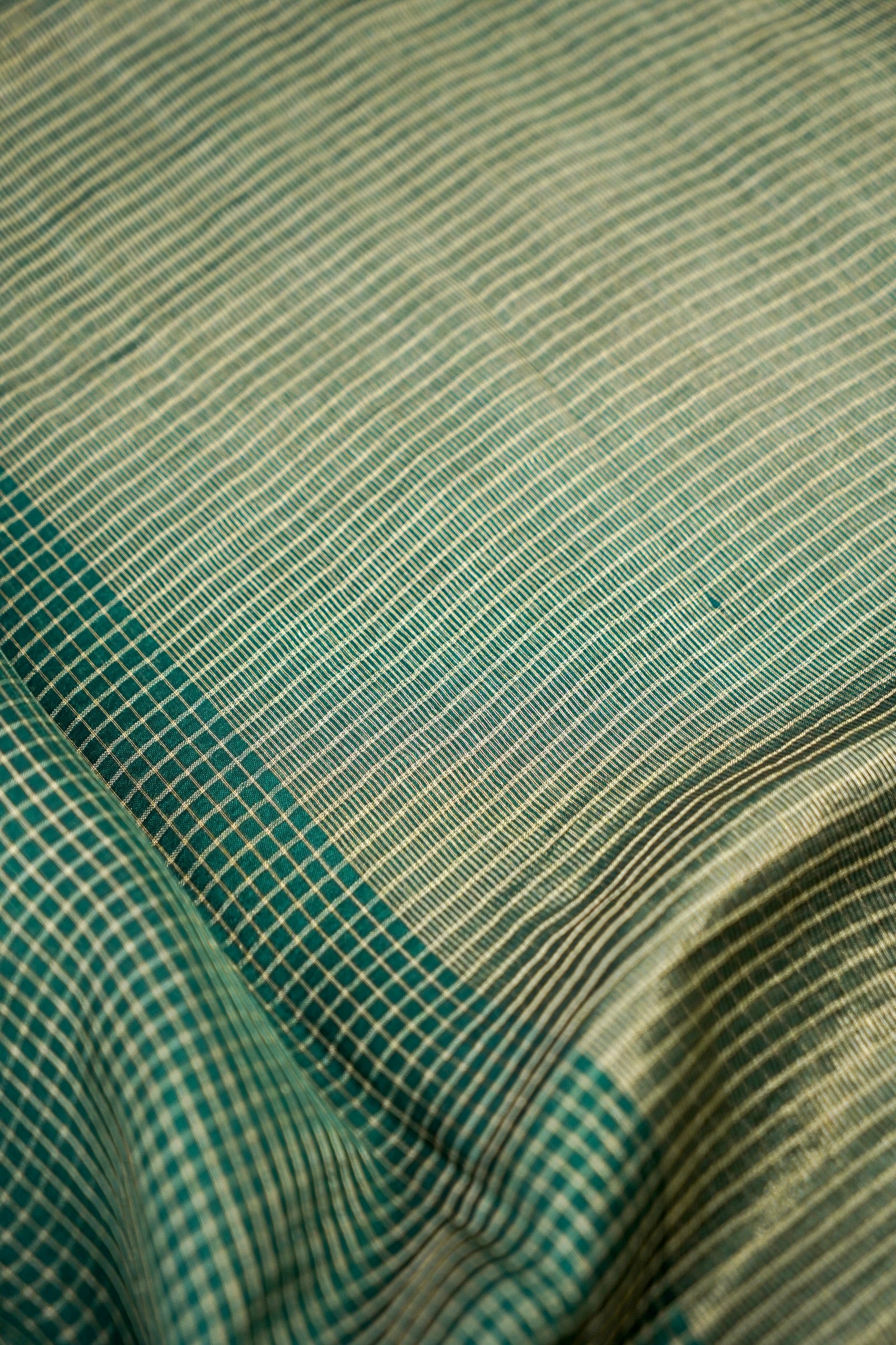 Handloom Dupion Kora Silk Banarasi Check Saree in Green - Khinkhwab