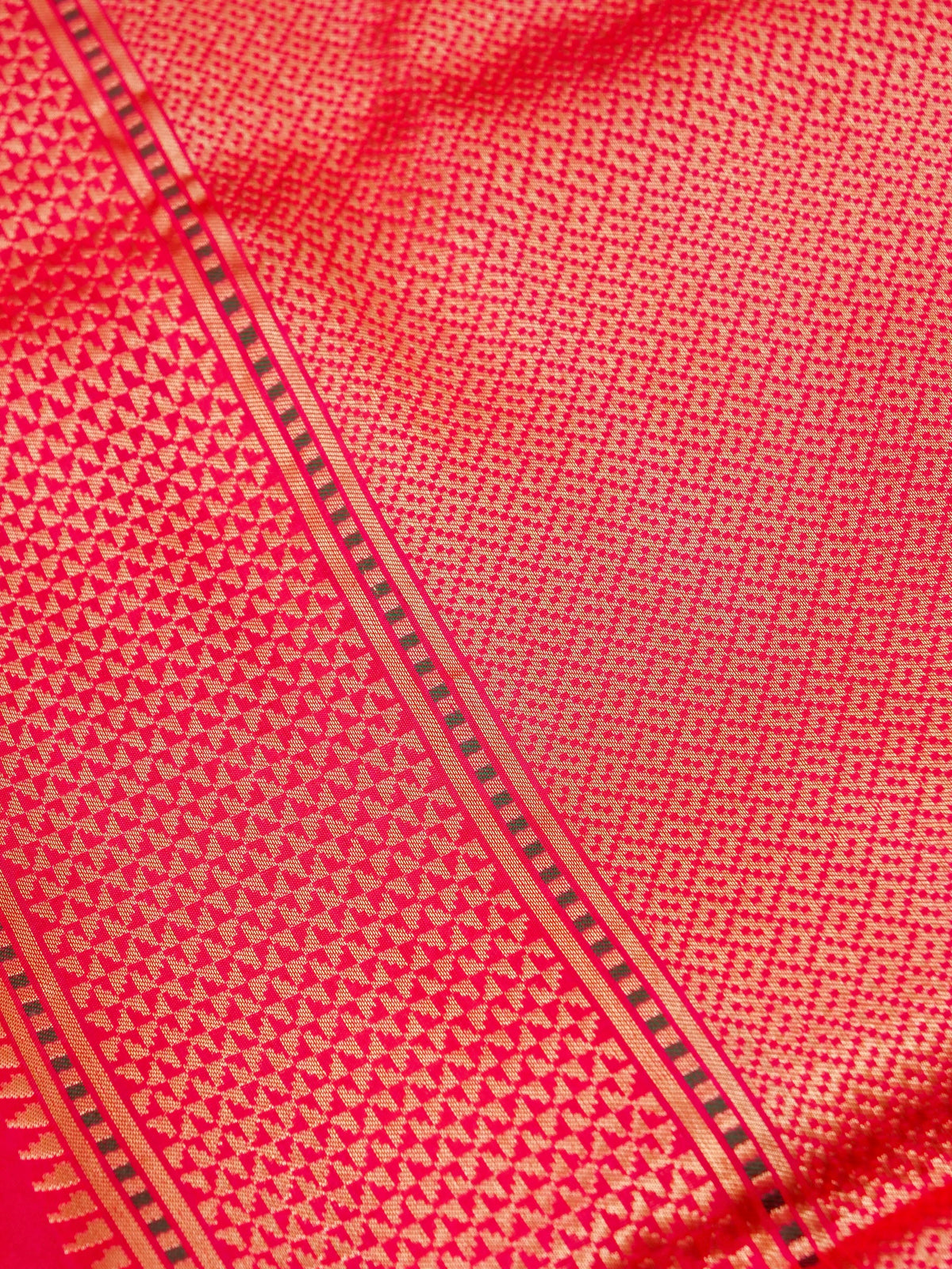 Handwoven Banarasi Katan Silk Double Tani Saree in Cerise Pink